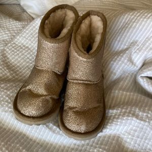 Ugh boots little girls gold glitter